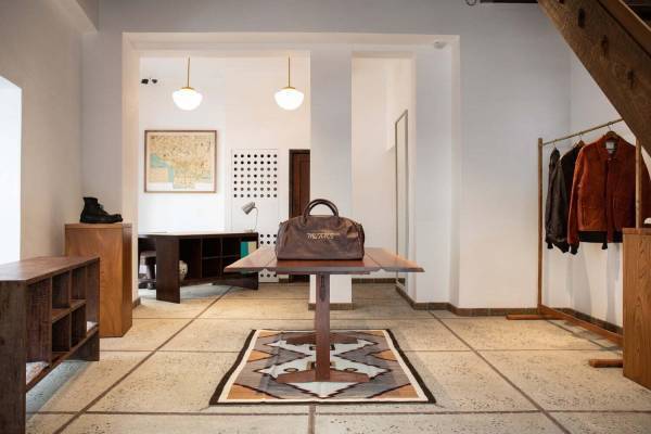 ビズビムの新店舗「F.I.L.銀座」オープン、油屋だった築90年以上の建物を改修