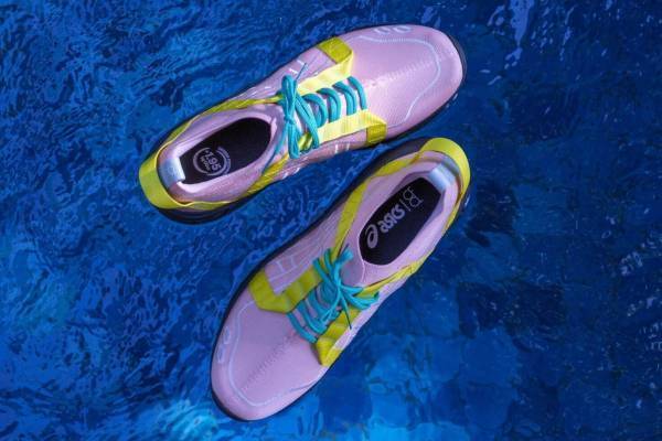 CFCL×アシックス“ニットアッパー”のコラボスニーカー、マルチカラーなど全3色