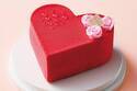 フォション23年クリスマスケーキ“ピンクのハート型”クレームブリュレ入りムース、シュトーレンも