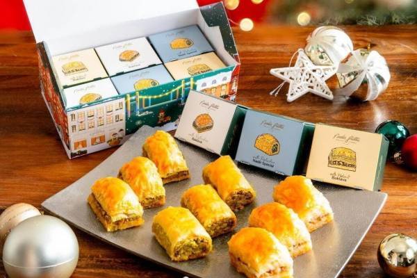 バクラヴァ専門店「ナーディル・ギュル」クリスマス限定ボックス、ピスタチオやくるみフレーバーを個包装で