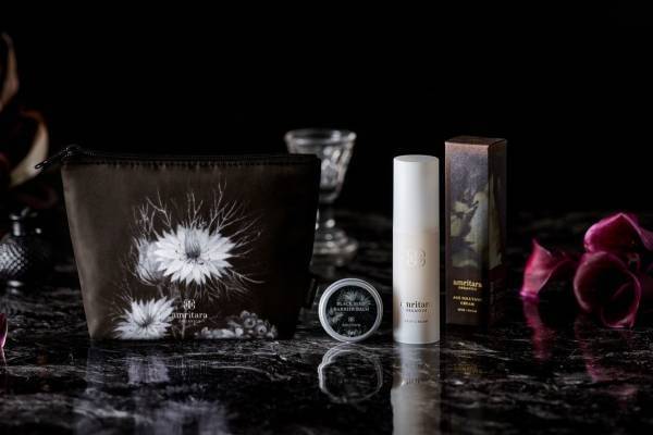 アムリターラ23年冬コフレ、“潤うハリ肌へ導く”濃密クリーム＆顔用スキンバームで集中保湿ケア