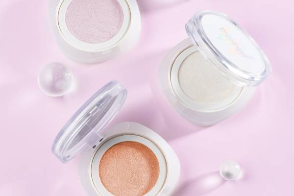 ウォンジョンヨ23年冬コスメ、“透明肌が叶う”新クッション下地＆煌めくグリッターライナー限定色