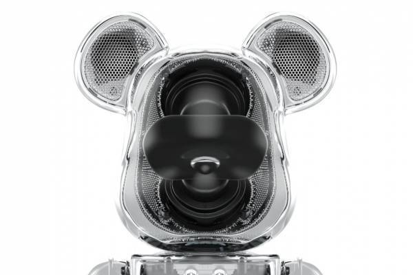 「ベアブリック」400％サイズがポータブルスピーカーに、“腕”によるオーディオ操作＆全方位サウンドで