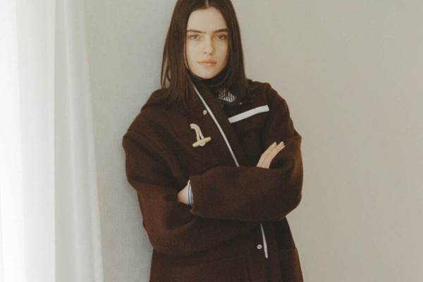 フジ23年秋冬ウェア、ナチュラルな木製トグルのウールダッフルコート＆ふんわり温かい中綿アウター