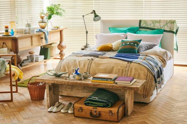 「トゥモローランド ホーム」デビュー、“10年は使える”上質リネンのシーツ＆なめらかパジャマなど