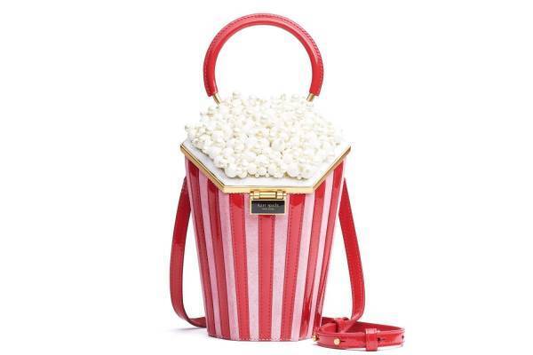 ケイト・スペード23年クリスマスバッグ、パールを飾ったポップコーンバッグ＆星のクロスボディバッグも