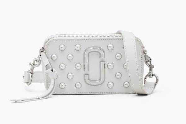 マーク ジェイコブス“パールやラインストーン”を配したバッグ、「ザ スナップ ショット」など