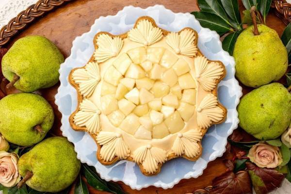 キル フェ ボン秋限定“金平糖型”のタルト、洋梨＆プチプチ食感のイチジク入りマフィンを重ねて