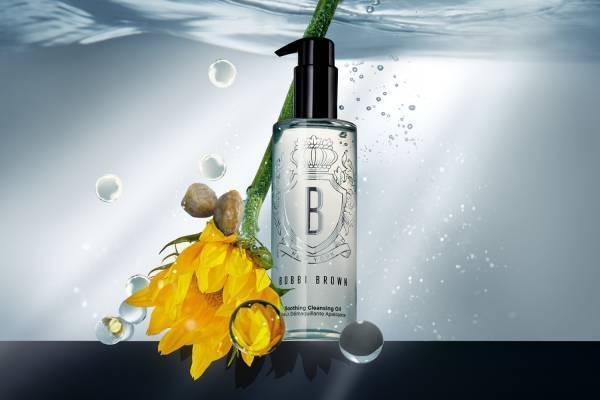 ボビイ ブラウン23年冬スキンケア、W洗顔不要！“水感触”クレンジングオイルでうるおい肌に