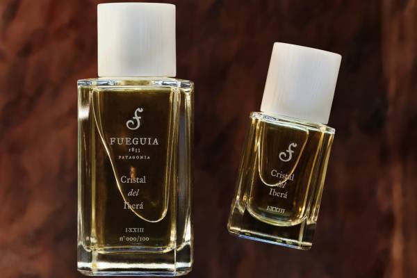 フエギア 1833新作フレグランス、イベラ湿地の“サンゴ礁＆ルビー＆湖”を表現