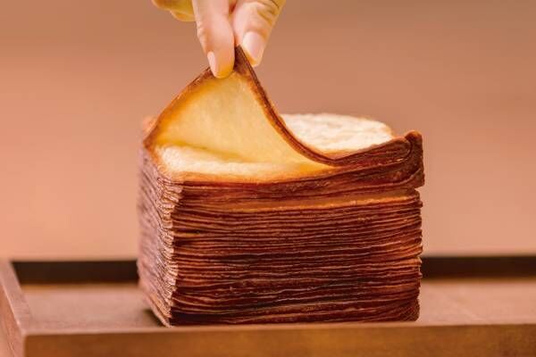 本のように“めくって食べる”27層のクロワッサン食パン、ロイヤルパインズホテル浦和で