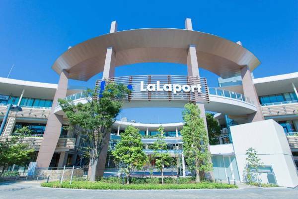 「ららぽーとブラックフライデー」最大90％オフのセール価格に、ももクロ衣装展示などコラボイベントも