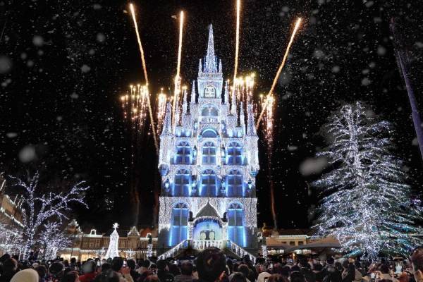 ハウステンボスで冬イルミネーション「白銀の世界」光×花火×音楽のナイトショーや運河スケート