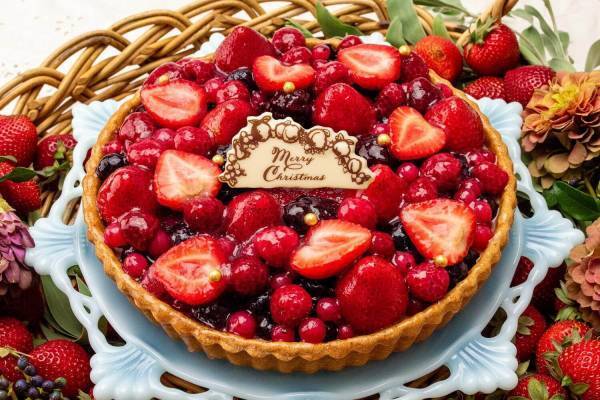 キル フェ ボンのクリスマス限定タルト、6種のベリーや希少な白イチゴを使った全10種