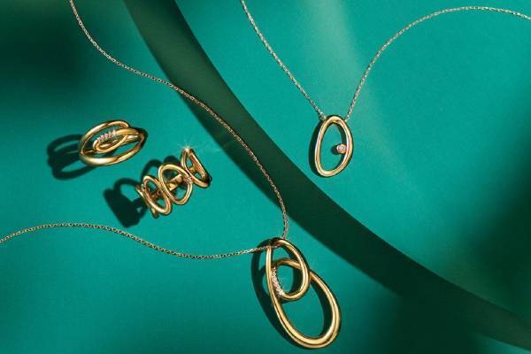 4℃“水”モチーフの新作ジュエリー、煌めくイエローゴールド×ダイヤモンドのネックレスやピアスなど