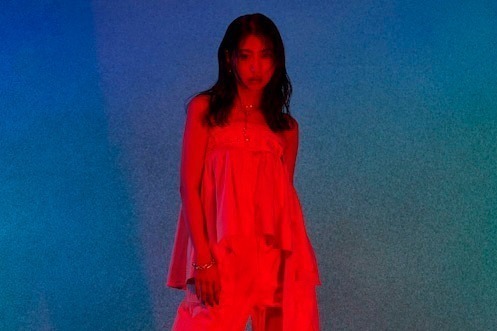 eillの新曲「CHEAT LIFE」配信リリース、気鋭ラッパーのpunchnelloを迎えて