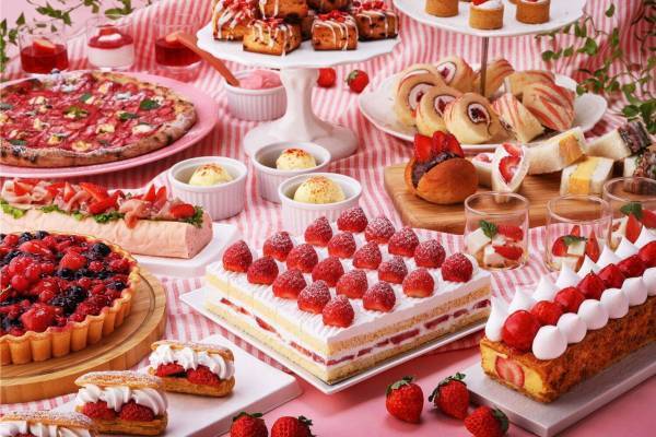 ホテルニューオータニ幕張のいちごスイーツビュッフェ- 苺エクレアやフルーツサンド、苺ピッツァなど