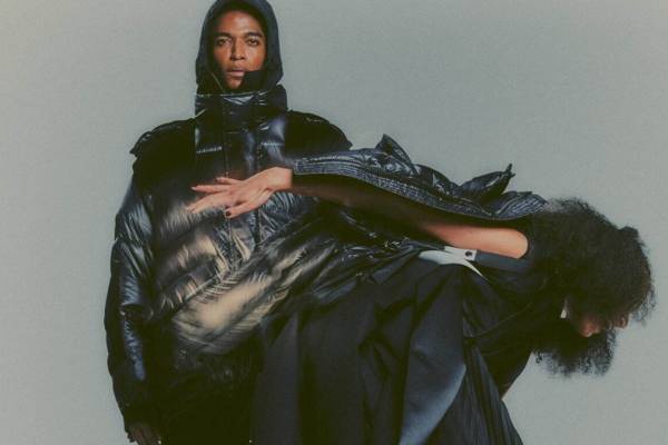 モンクレール × sacai“多彩なスタイルを楽しめる”コラボウェア、ダウンジャケットやベストで構成