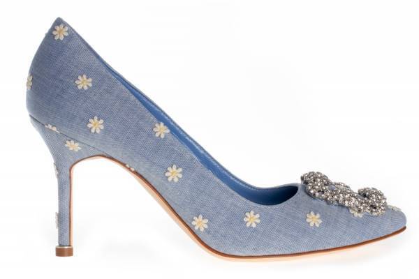 マノロ ブラニク 2024年夏シューズ、デイジーの花柄「ハンギシ」パンプスや透け感レースサンダル