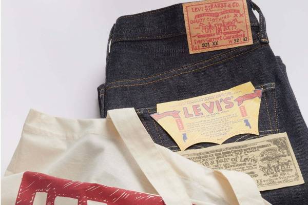 リーバイスのジーンズ「501」に手描きラベルの新作、バックパッチやロゴなど全て手描きで