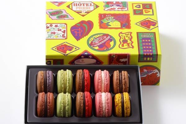 ピエール・エルメ・パリ24年バレンタイン、ショコラフレーバーのマカロンやチョコレートボックス