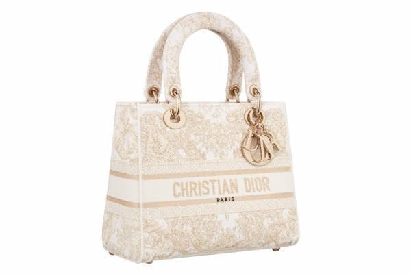 ディオール“蝶”モチーフの「レディ ディーライト」バッグやJ'ADIORパンプス、ピアスも