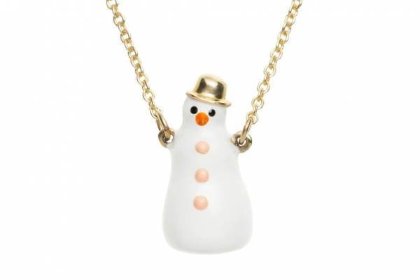 アリータのクリスマスジュエリー、“雪だるま＆ジンジャーマン”モチーフのネックレスなど