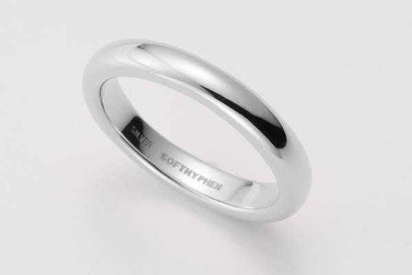 ソフトハイフン初のジュエリー、“シンプル×丸みを帯びたデザイン”のリングやバングルなど