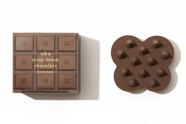 uka24年バレンタイン、ミルクチョコ色スカルプブラシ「チョコレートケンザン」板チョコ風パッケージで