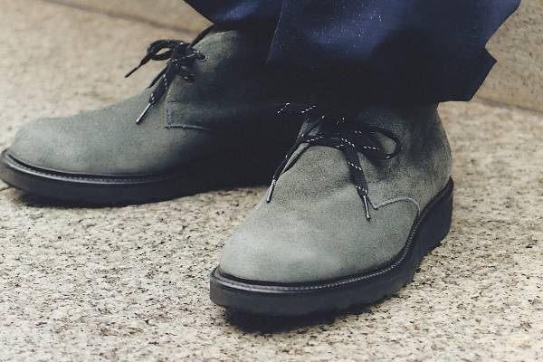 ナナミカとリーガルのレザーブーツ、定番サドルシューズをゴアテックス素材×ヴィブラムソールで