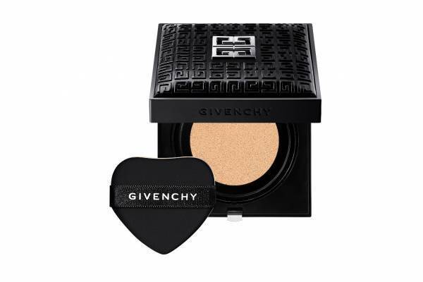 ジバンシイ「プリズム・リーブル」スキンケア感覚のクッションファンデが24年春に、透明感溢れるツヤ肌へ