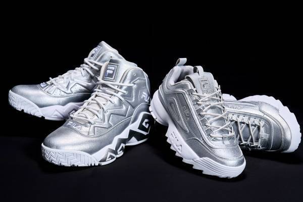 フィラ“メタリックに輝く”新作スニーカー、ボリューミーな厚底ソールの「ディスラプター2」など