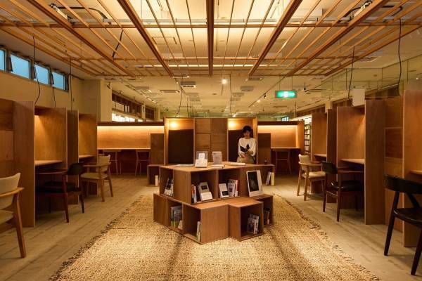 心赴くままに本と過ごす読書空間「書院」近鉄奈良駅前・啓林堂書店に、蔵書10万冊＆選べる4種の席タイプ