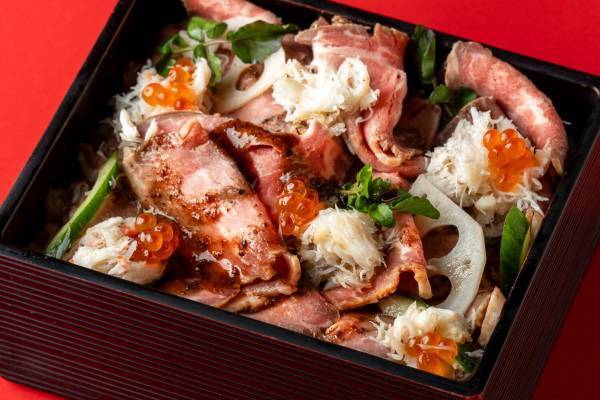 東京・表参道ヒルズ“最大60％オフ”の新春セール - 約40店舗参加、豪華福袋や正月限定グルメも