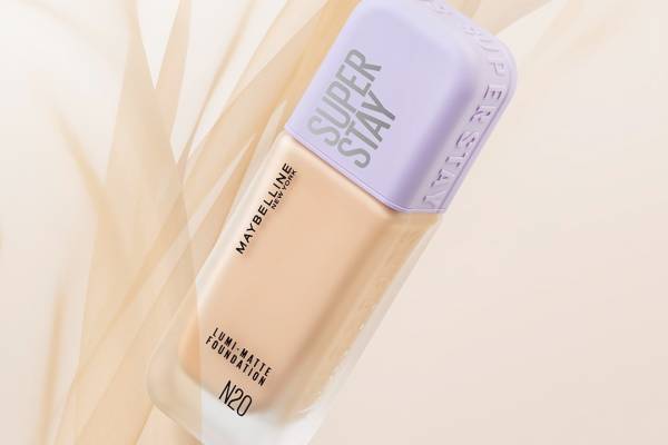 メイベリン ニューヨーク24年春ベースメイク、"毛穴レスな美肌が続く”リキッドファンデーション