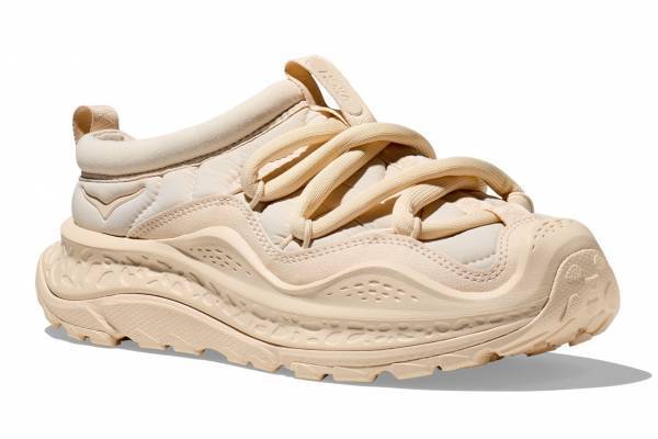 ホカのシューズ「オラ プリモ」 極太シューレース＆中綿入りパフアッパーのユニセックスモデル