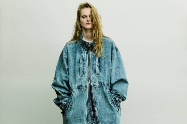 シュタインの24年春夏デニムウェア、ブリーチ加工ジャケットや“ウインドブレーカーの切り替え”パンツ