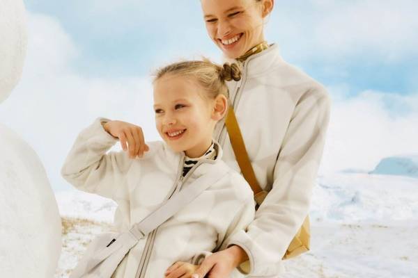 ユニクロ×マリメッコのコラボ復活、フリースやヒートテックアイテムを“大きな石＆モリフクロウ”柄で