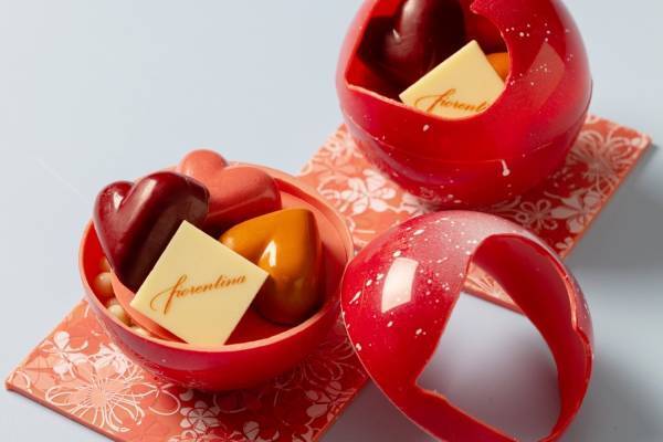 グランド ハイアット 東京“ハート”がテーマの24年ホワイトデーチョコ、ハート型ボンボンショコラ