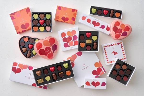 ピエール マルコリーニ24年バレンタイン、柑橘系フレーバーのハート型ショコラアソートなど