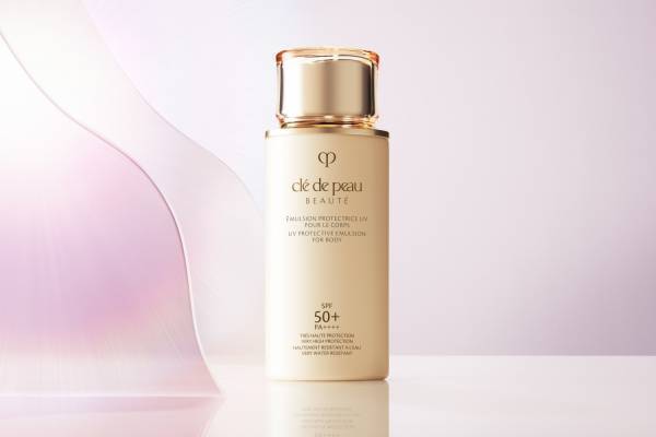 クレ・ド・ポー ボーテ24年春UVケア、太陽光で"内側から輝くハリ肌へ導く”ボディ用日やけ止め乳液