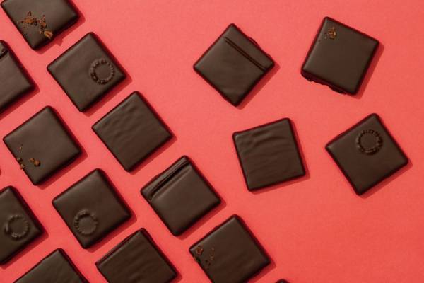 ダンデライオン・チョコレートの24年バレンタイン、限定ボンボンショコラアソートや濃厚ガトーショコラ