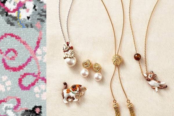 ヴァンドームブティック×フェイラー、“猫”モチーフのネックレス＆毛糸玉とじゃれる猫柄ハンカチのセット