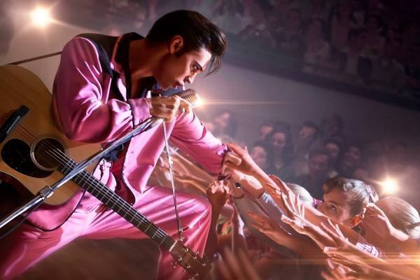 映画『エルヴィス』エルヴィスの知られざる真実とは？バズ・ラーマン監督が名曲にのせて贈る