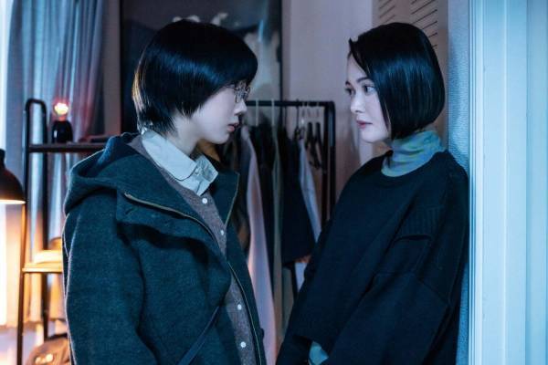 映画『恋のいばら』松本穂香＆玉城ティナが“元カノと今カノ”に、いびつな三角関係を描く