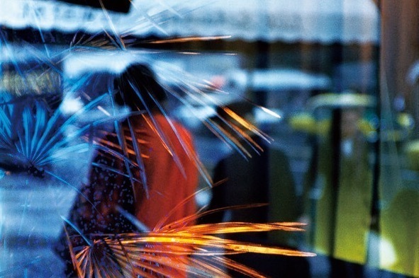 写真家ソール・ライターの展覧会が渋谷で - モノクロ写真やカラー写真など400点超、色彩感覚にも着目