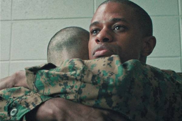 A24製作映画『インスペクション ここで生きる』16歳でホームレスになった青年の心揺さぶる実話