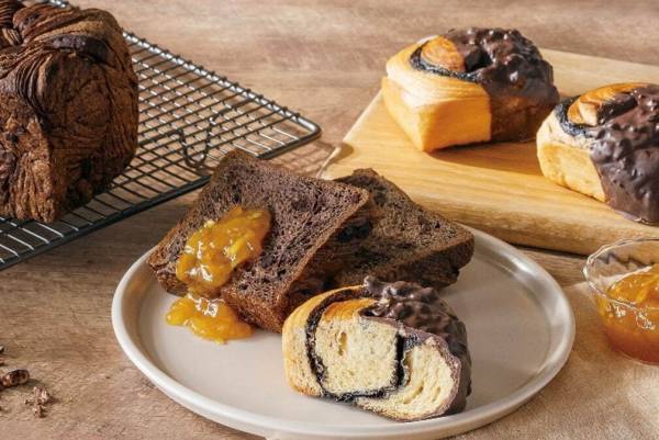 ゴディバ ブーランジェリーの新作パン、香り高いショコラデニッシュ＆オレンジ香るショコラロール