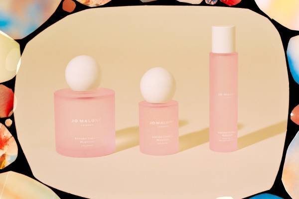 ジョー マローン ロンドン“桜香る”23年春フレグランス＆ヘアミスト、淡いピンクの限定ボトルで