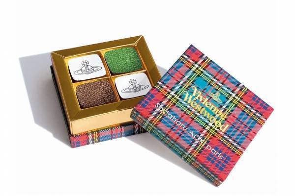 ヴィヴィアン・ウエストウッド×サダハル・アオキのバレンタインチョコ、“ORB”柄ショコラなど